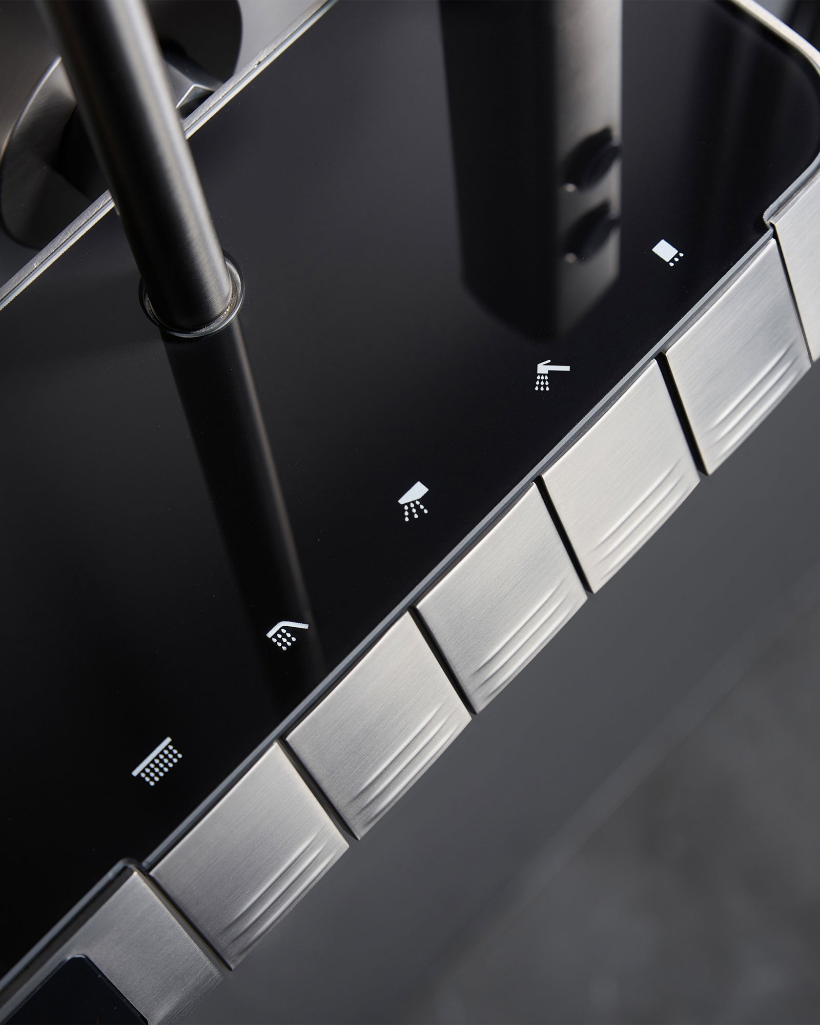 Piano Tepe Duş Sistemi Termostatik Gun Grey